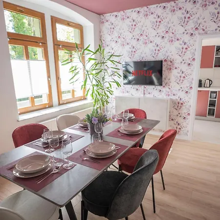 Very Berry Family-suite - Balkon, Netflix, Nespresso, Baecker, Spielplatz Daire Chemnitz
