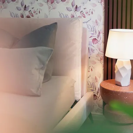 Very Berry Family-suite - Balkon, Netflix, Nespresso, Baecker, Spielplatz *